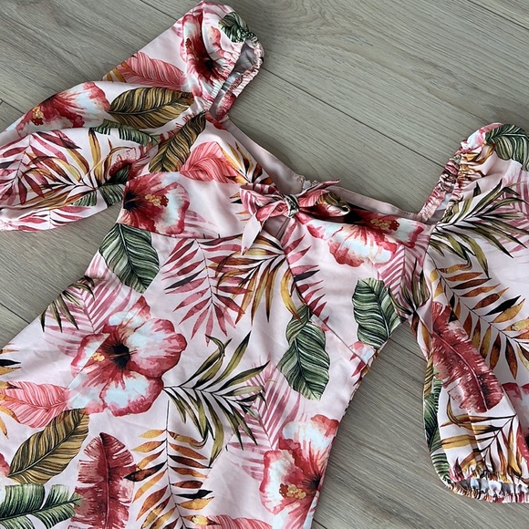 Lulu’s Zaliki Pink Tropical Print Tie-Front Puff Sleeve Mini Dress - Picture 3 of 16